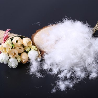 現在90羽絨多少錢一噸