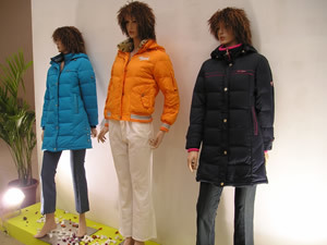 羽博會(huì)上蕭山盡展&ldquo;羽絨之都&rdquo;風(fēng)采(圖)